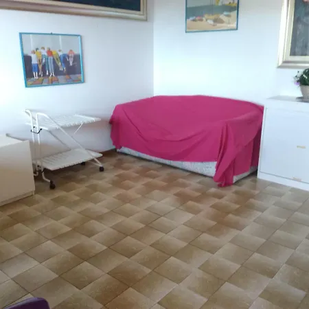 Sophia Apartment. 5 Beds بيت للعطل