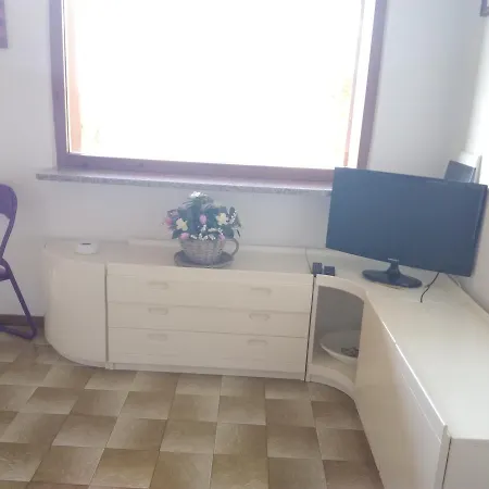 Sophia Apartment. 5 Beds بيت للعطل ستينتينو